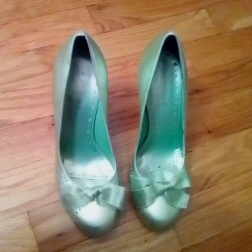BCBGIRLS Heels